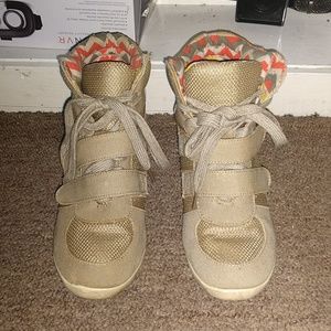 Tan rampage shoes